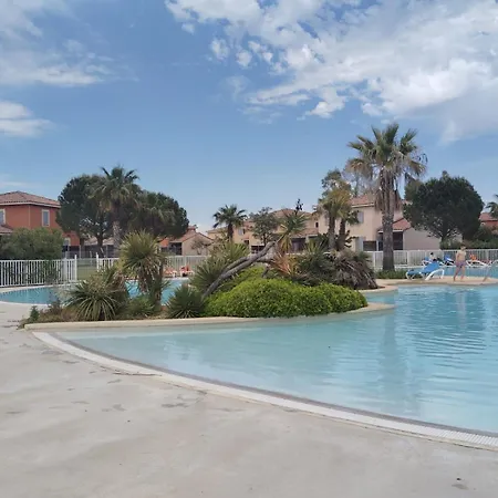 Le Domaine Du Golf ***. Lieu-dit Launac-le-vieux 1 Chemin De L'aire 34690 Holiday home