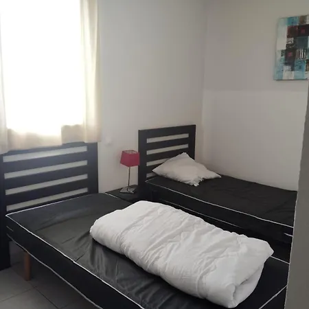 Le Domaine Du Golf ***. Lieu-dit Launac-le-vieux 1 Chemin De L'aire 34690 Holiday home *