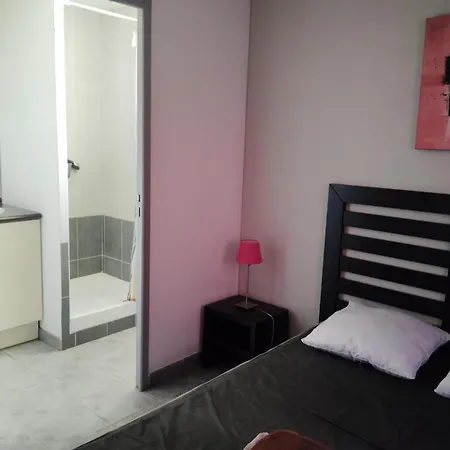 Le Domaine Du Golf ***. Lieu-dit Launac-le-vieux 1 Chemin De L'aire 34690 *