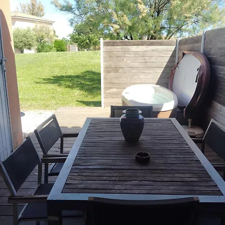 Hébergement de vacances Le Domaine Du Golf ***. Lieu-dit Launac-le-vieux 1 Chemin De L'aire 34690