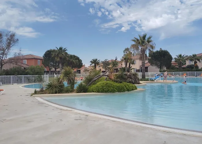 Le Domaine Du Golf ***. Lieu-dit Launac-le-vieux 1 Chemin De L'aire 34690 Сasa de vacaciones