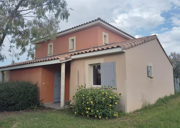 Le Domaine Du Golf ***. Lieu-dit Launac-le-vieux 1 Chemin De L'aire 34690 Сasa de vacaciones *